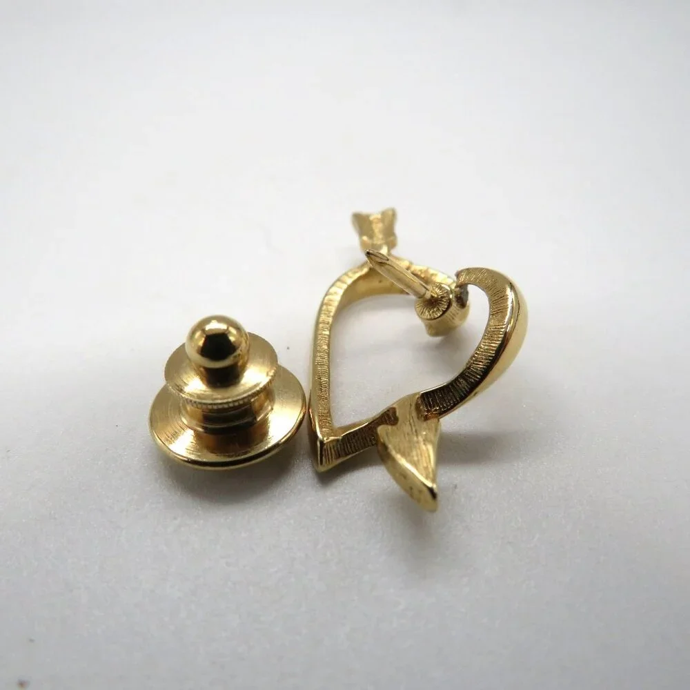 Vintage Avon Heart Arrow Lapel Pin Gold Tone‎ Lightweight Brooch Love